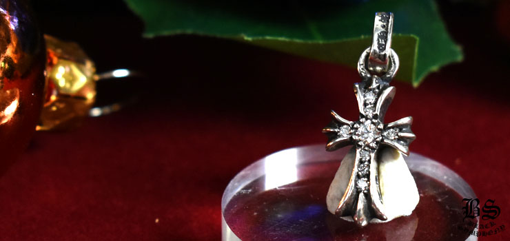 クロムハーツ ChromeHearts CHクロスベビーファットチャームwithパヴェダイヤモンド ネックレス