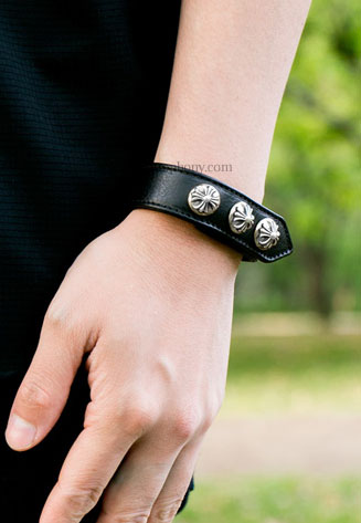  chrome hearts クロムハーツ SUMMER特集 3ボタン 2スナップ ブレスレット クロスボタン ブラック