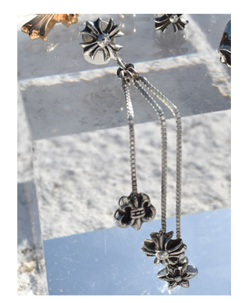 chrome hearts クロムハーツ 2022 旅行に身に着けたいクロムハーツアイテム特集 JOJOイヤリング ピアス