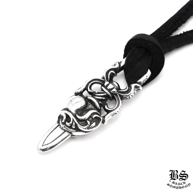 chrome hearts クロムハーツ 2022 旅行に身に着けたいクロムハーツアイテム特集 ダガーハートペンダント