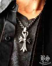 chrome hearts クロムハーツ コーディネート 川島様 クロムハーツ CHクロスペンダント スモール with ベイル＆ペーパーチェーンネックレス20インチセット