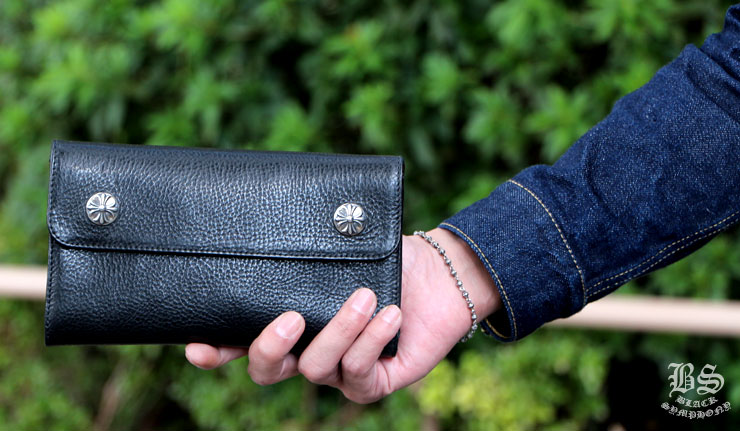 クロムハーツ ChromeHearts ウェーブ ウォレット クロス ボタン ブラック ヘビーレザー(財布)